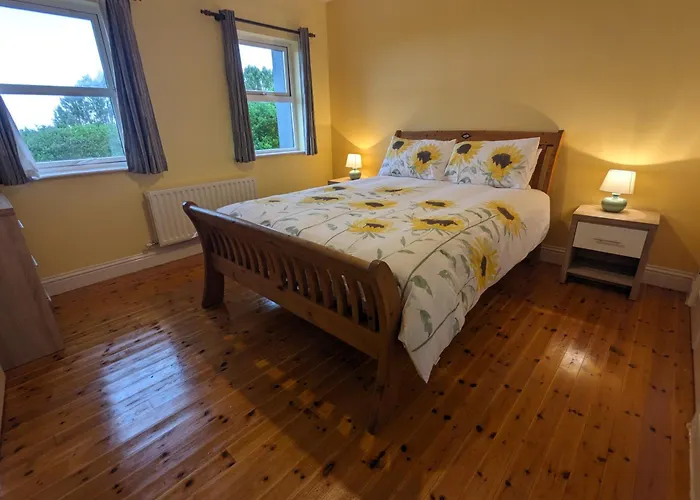 Peaceful Family Near Hébergement de vacances Dingle