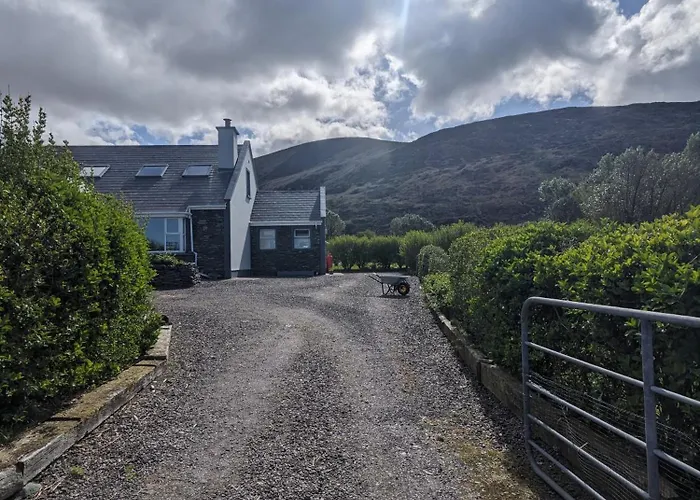 Peaceful Family Near Hébergement de vacances Dingle